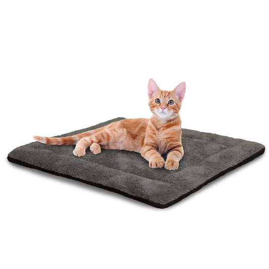 K&H PET PRODUCTS Self-Warming Cat Bed Pad, Self Heating Pad for Outdoor Cat Houses, Warming Mat for Indoor Pet Beds & Furniture, Reversible Blanket, Machine Washable - Small 21 X 17in Gray/ Black